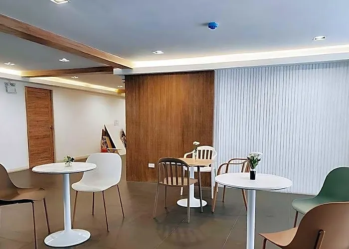 The Urban Oasis 3*